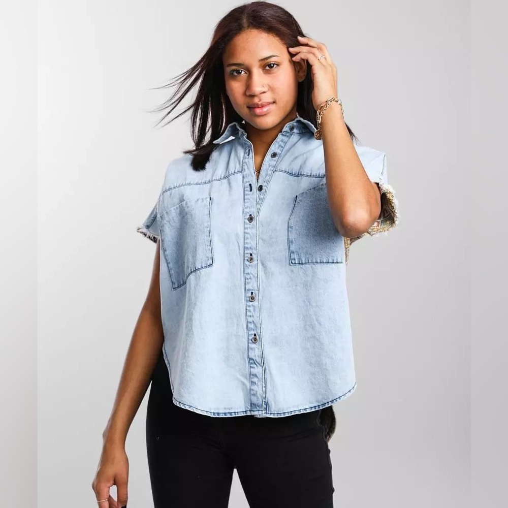 NWT buckle gimmicks southwestern. Denim Women's Top